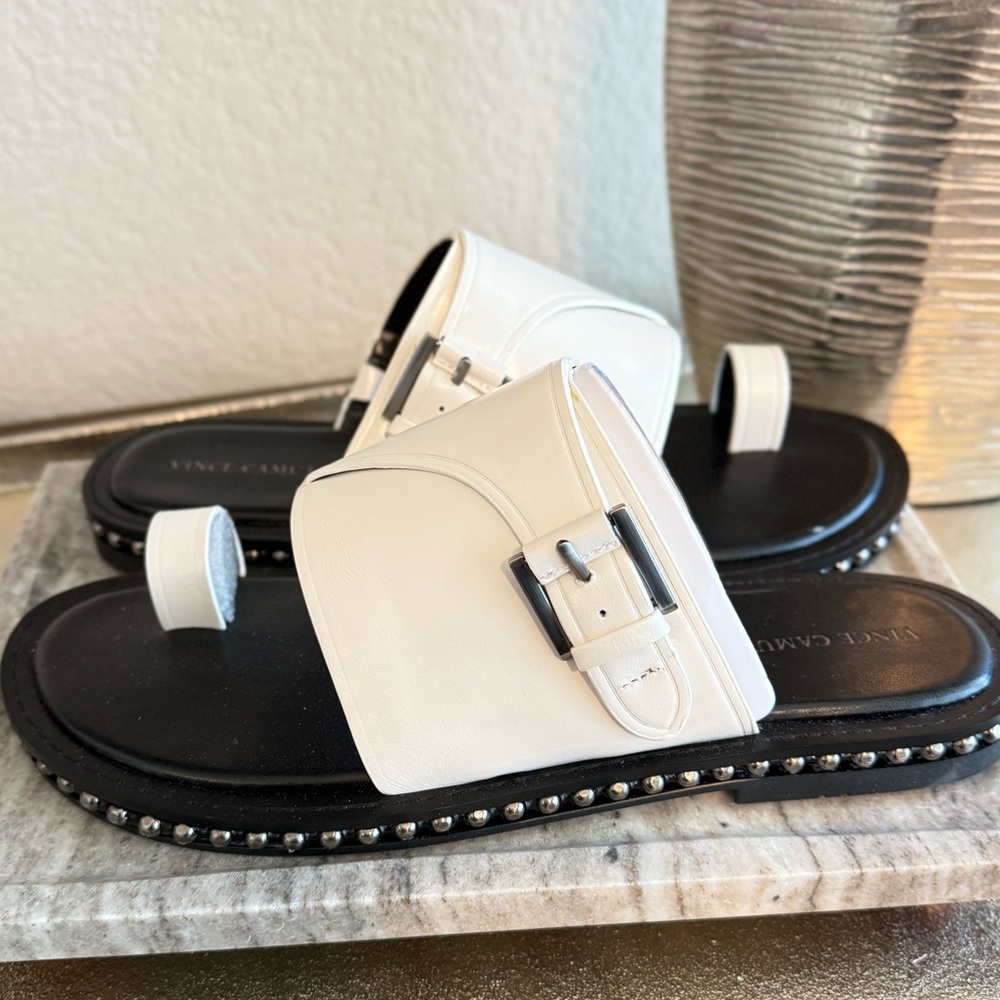 *NEW
Vince Camuto Black and White Buckle Slides